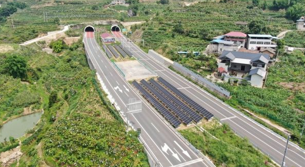 接高速、進校園、上車棚……多地“嘗鮮”光伏發(fā)電！政府表態(tài)：將全面推廣光伏應(yīng)用